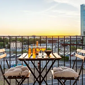 Stylish & Cozy - 5 Star Location- Balcony - View Casa vacanze Roma